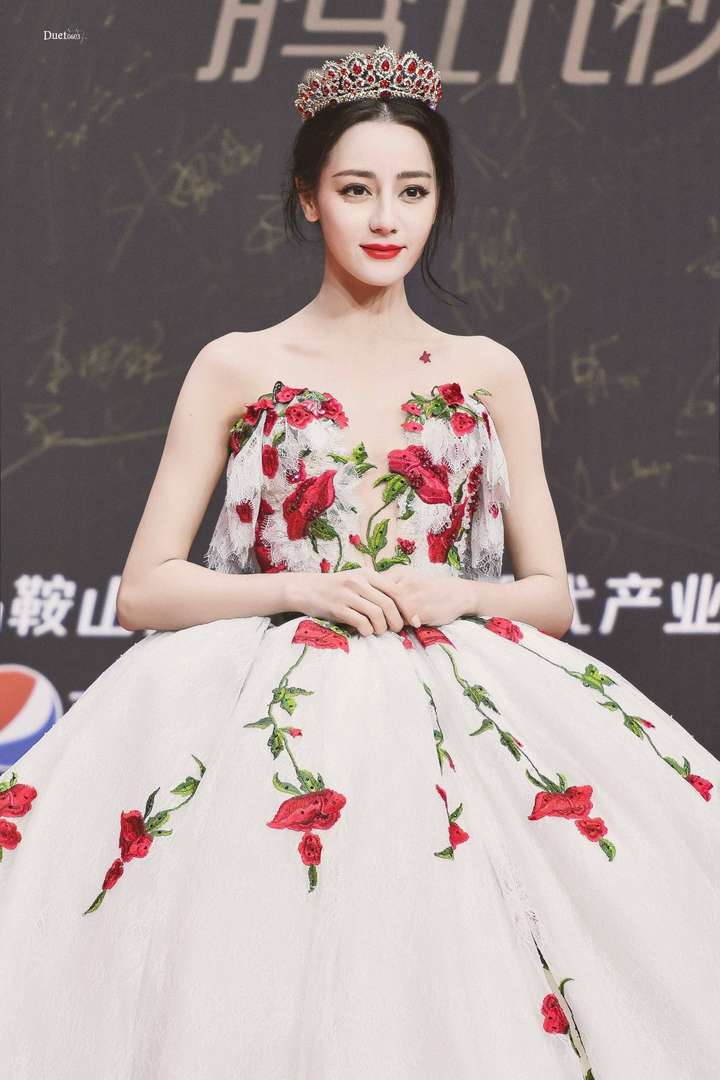 如何看待迪丽热巴今日星光大赏?