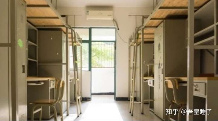 华南理工大学广州学院的宿舍条件如何?校区内有哪些生活设施?