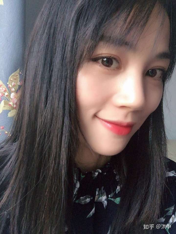有个漂亮女朋友是什么样的体验?