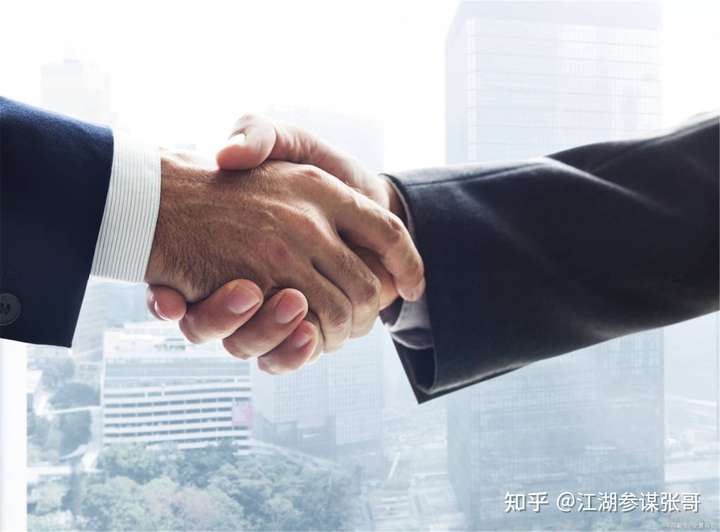 大领导对二领导不满,常向我打听二领导的情况,该怎么办?