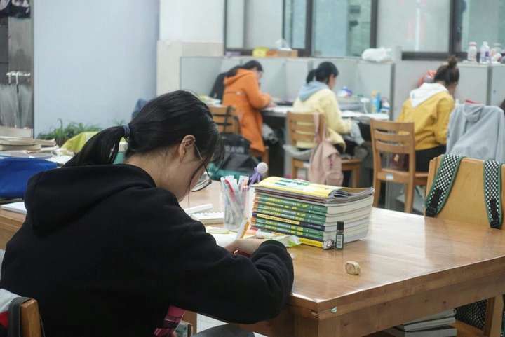 在汉江师范学院里有哪些适合学习的地方?