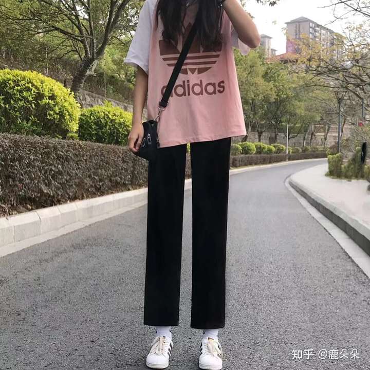 身高168cm,体重130斤女生如何穿搭?