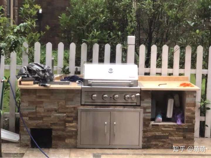 准备在家里院子烧烤想用砖砌个烧烤台请问怎样砌比较合理附图最好