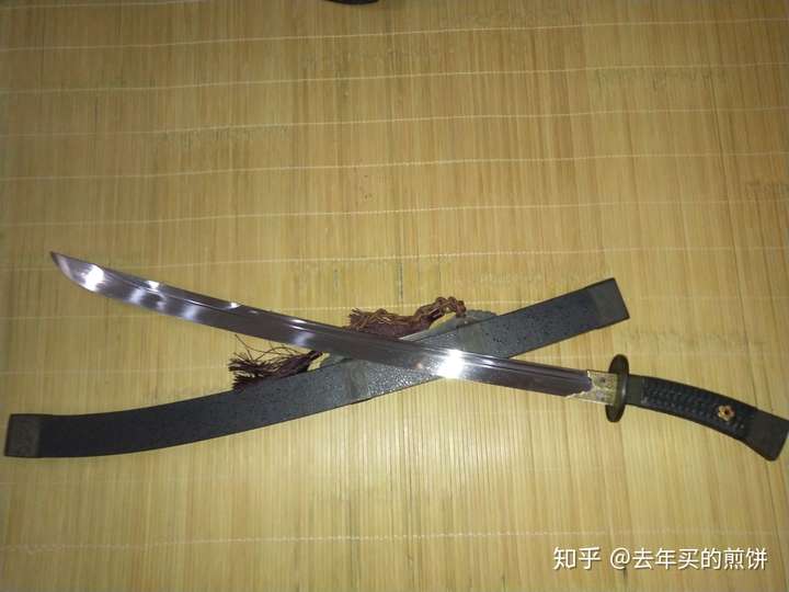 在中国单刃为刀双刃为剑,欧洲统称sword.