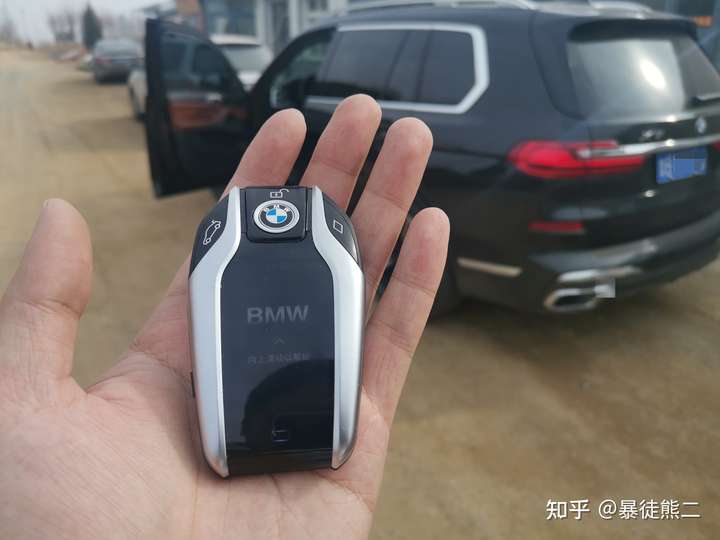宝马x7值得买吗?仅仅是比x5大了一圈吧?