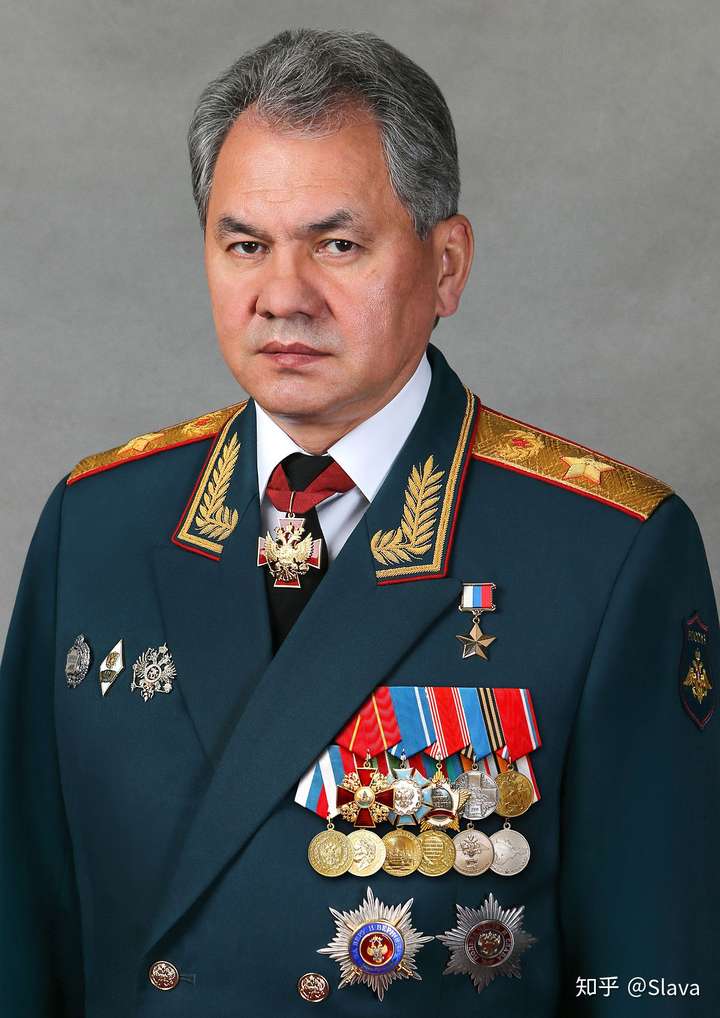 1969样式礼服,勋章按照1988年条例佩戴 俄军步兵上校2008样式礼服 要