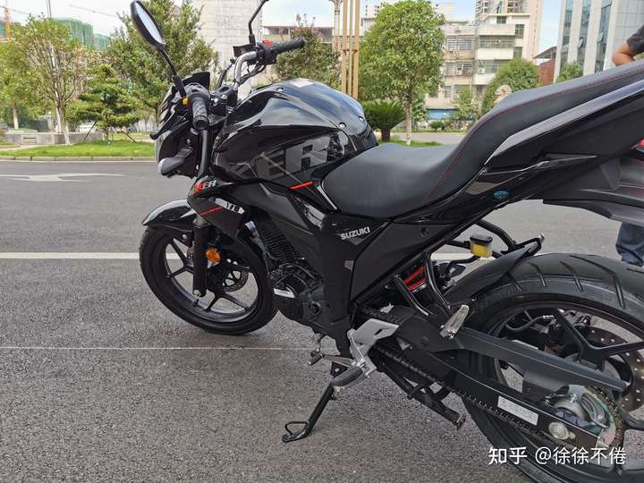 准备买个15w左右的摩托看中了极客飒155和豪爵dr160s这两款车哪款好一