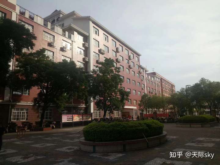 如何评价江西省赣县中学?