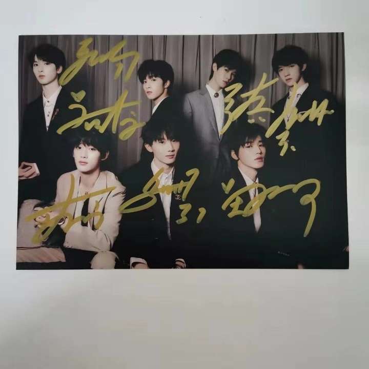 tnt时代少年团睡衣,时代少年团睡衣合照 爆米花们可以分享一下tnt时代少年团的神仙图片吗?