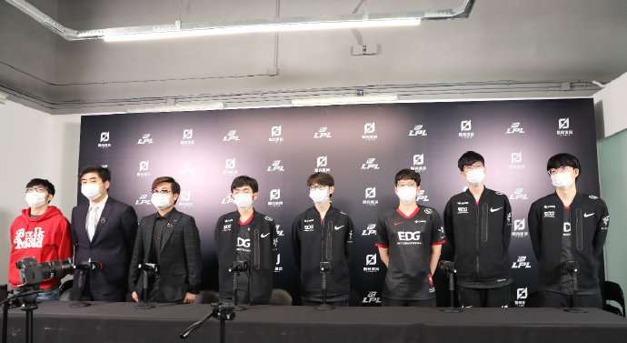 2021 lpl 春季赛 edg 2:0 tt 豪取五连胜,如何评价这场比赛?