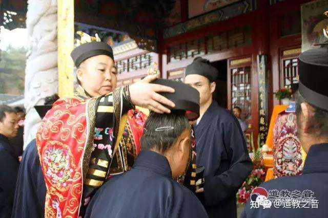 如何成为道教弟子?现在真正的道士是怎么生活的?