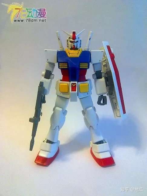 我想问一下高达rx-78-2和它的全球超越版有啥区别?