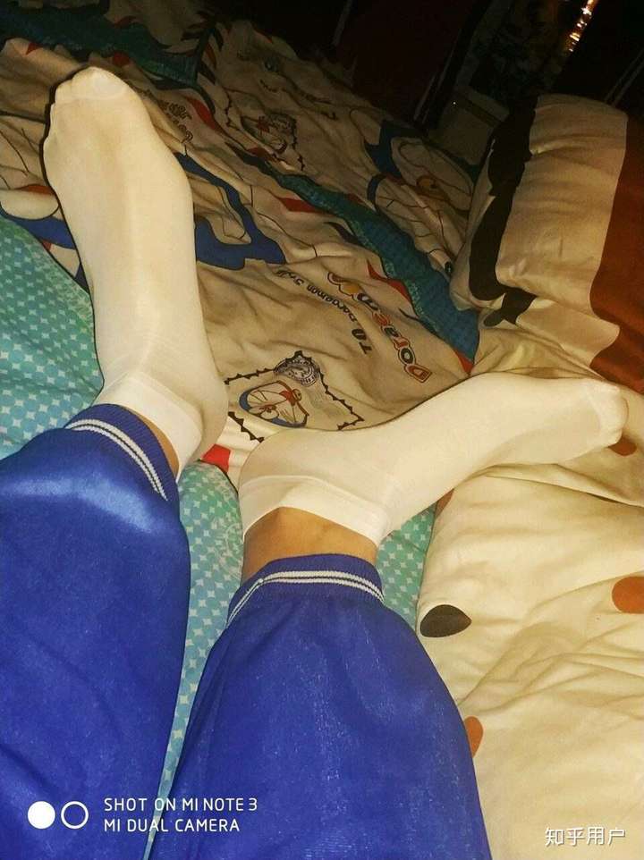 男生穿白袜特别好看的是怎样的体验?