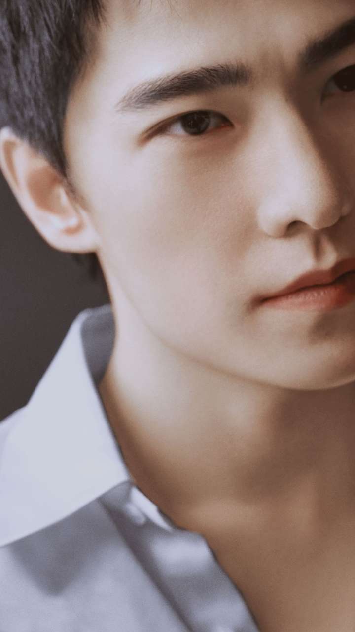 什么样的男生长相算是干净?举个娱乐圈里的例子?