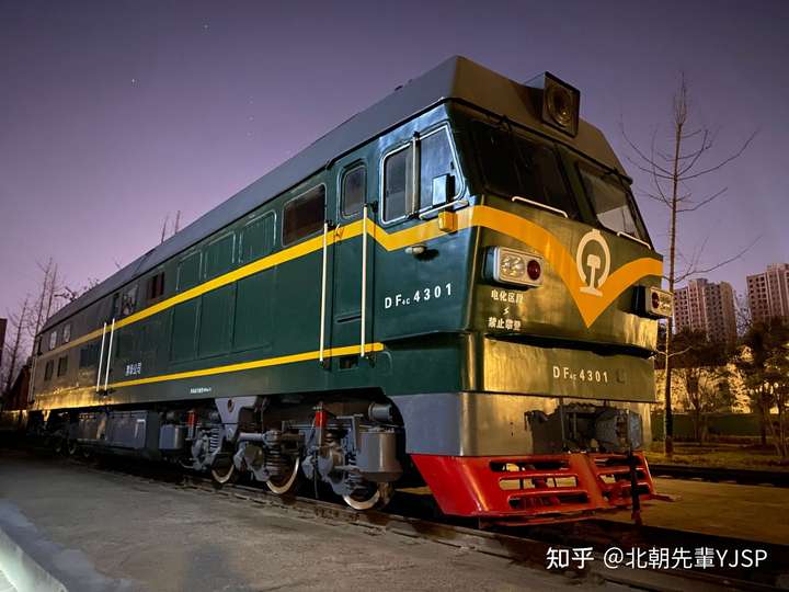 2.漯阜公司的df4c是绿色的,朝鲜铁道省也有绿色的df4c 3.