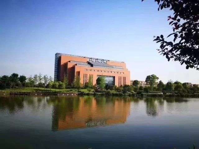 请问"浙江财经大学东方学院"和"上海财经大学浙江学院