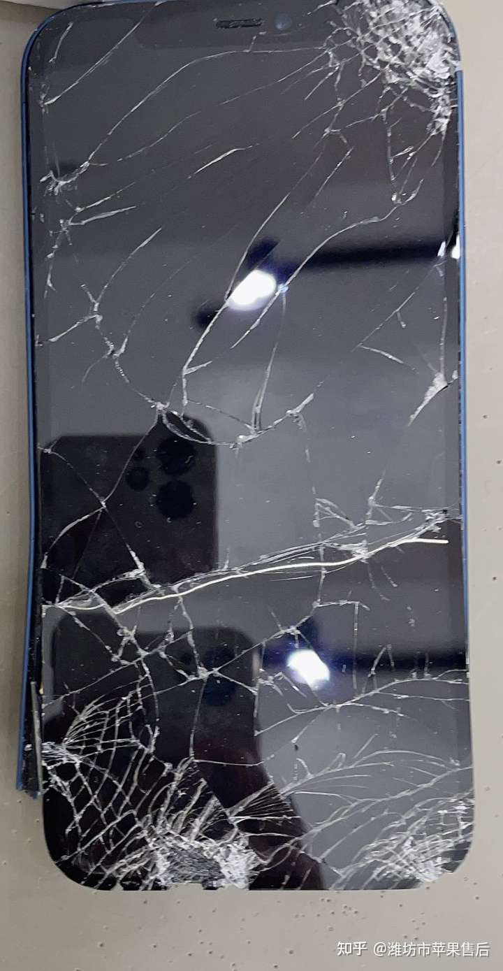 iphone12promax镜头摔破裂了,有applecare 的情况下 苹果官方是换新机