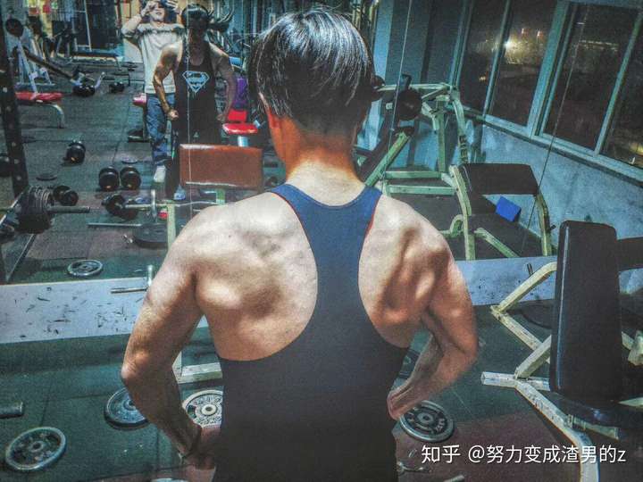 体脂刷到12以下,为什么还没有腹肌的痕迹?