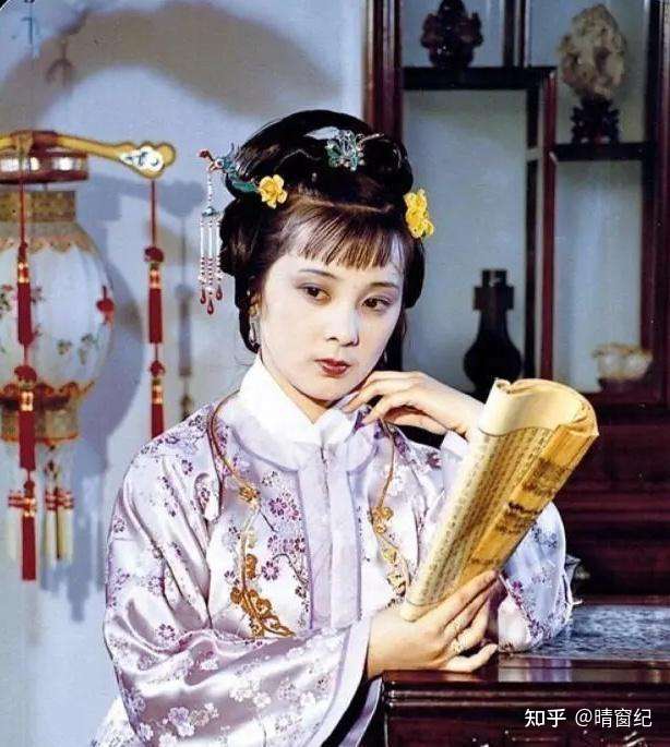 《红楼梦》小说有哪些情节诡异的地方?