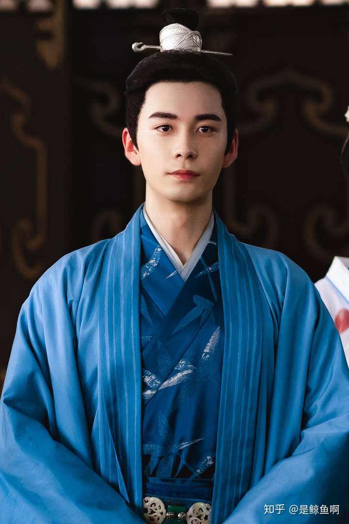 如何评价陈星旭的长相?