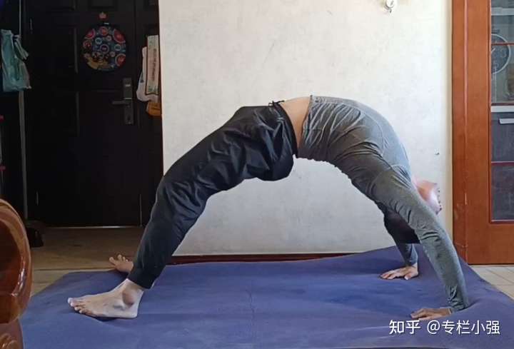 腰椎间盘突出可以练瑜伽或者健身吗?