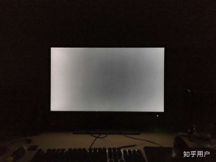 如何评价明基 ew3270u 显示器?适合普通家庭买吗?