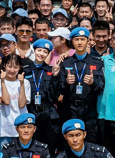 01主演王一博《维和防暴队》电影在5月6日顺利杀青,讲述的是维和警察