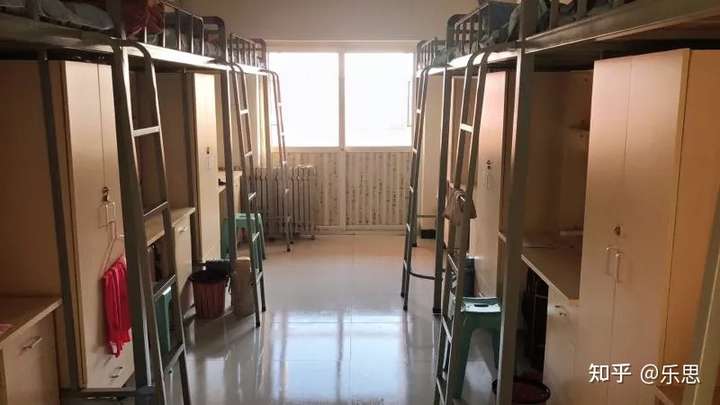 长沙医学院汉语言文学专业在哪个宿舍?