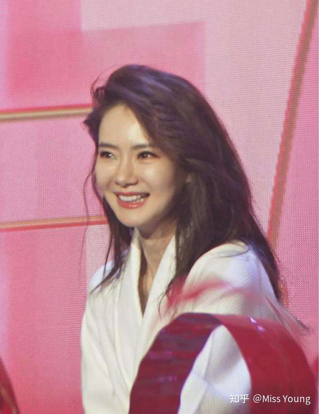 如何评价戚薇