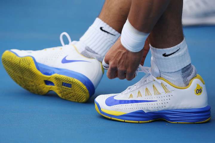 费德勒和纳达尔2017年澳网穿的是耐克哪个型号的鞋?
