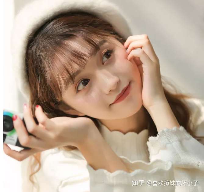 怎样跟女生聊天,找话题?