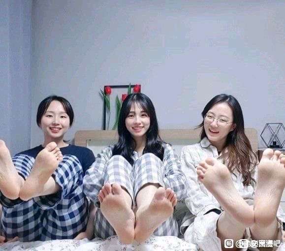 什么样的脚底脚型看上去比较好看?