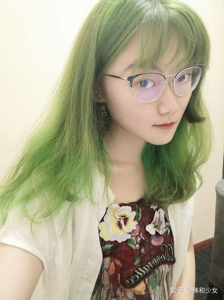头发染成绿色是怎样一种体验?