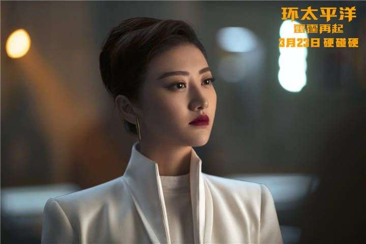 只有我觉得景甜出来的时候看着特别像平谷一点红嘛(=Д=)