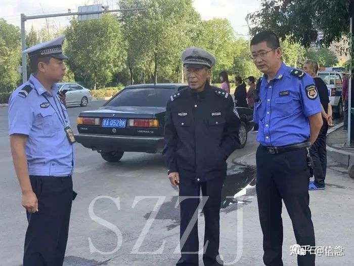 交通环境,近日,吕梁交警支队直属二大队联合吕梁市城市管理综合行政执