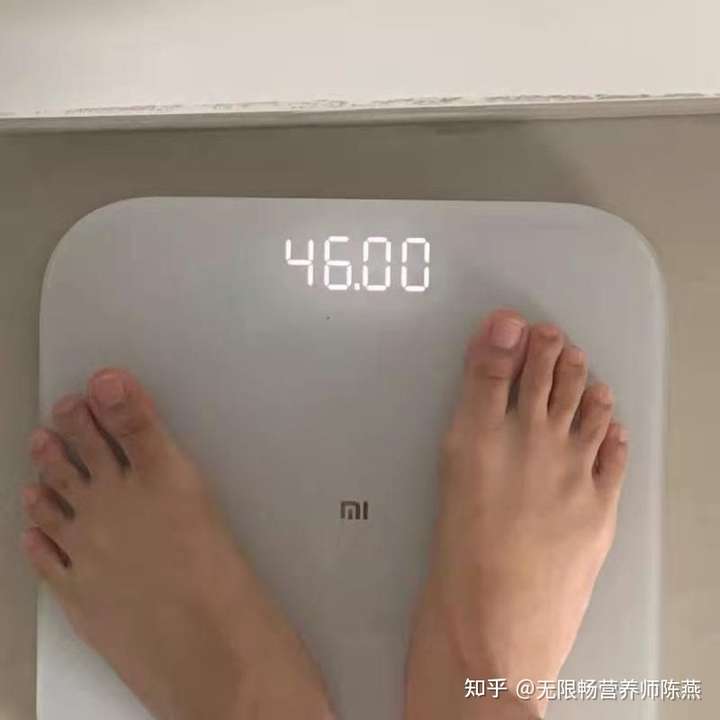 可以试试轻断食方法,我用轻断食法不到一年掉28斤,现在体重92斤