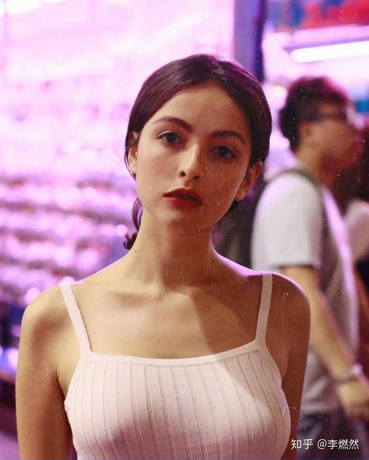 女生什么样的胸型最好看?