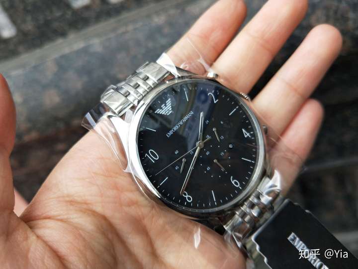 3、如何鉴别阿玛尼手表的真伪