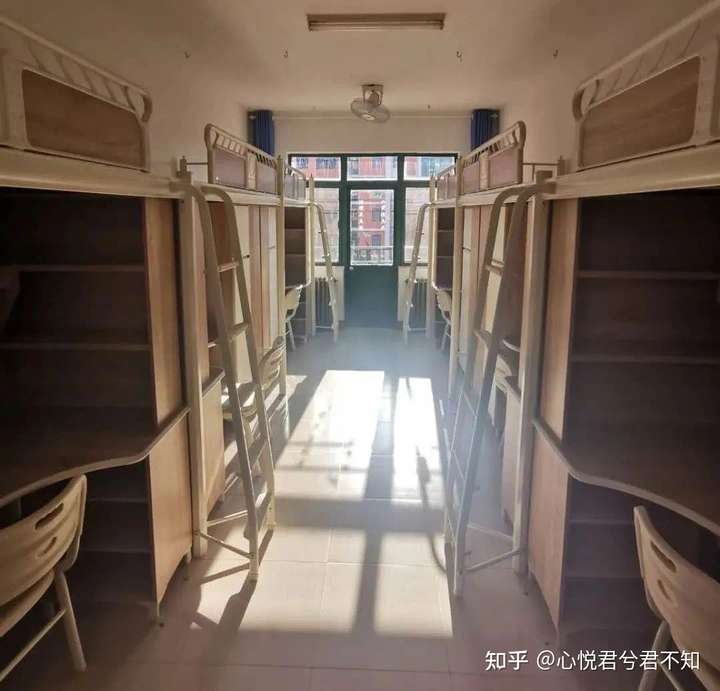 中国石油大学(华东)的宿舍条件如何?校区内有哪些生活