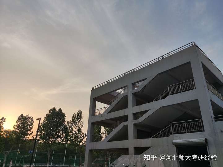 河北师范大学新闻传播类校区是在新校区还是老校区?