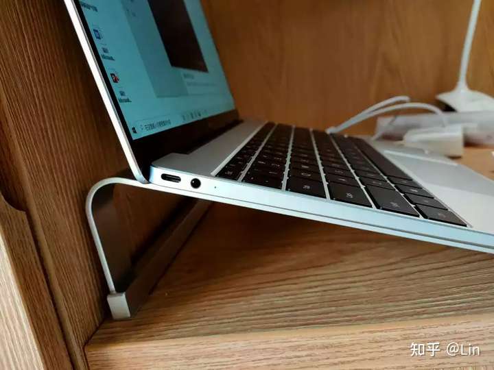 matebook13扩展坞,matebook13r5 刚入手了华为matebook13,求推荐一款优秀的扩展坞?