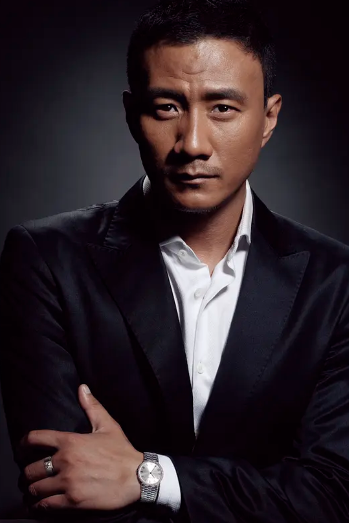 在如今小鲜肉盛行的时代,很多硬汉男神则渐渐越来越少.