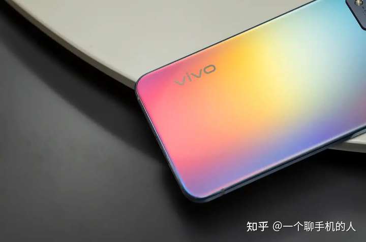 2021年3月3日新发布的 vivo s9性价比如何,是智商机吗