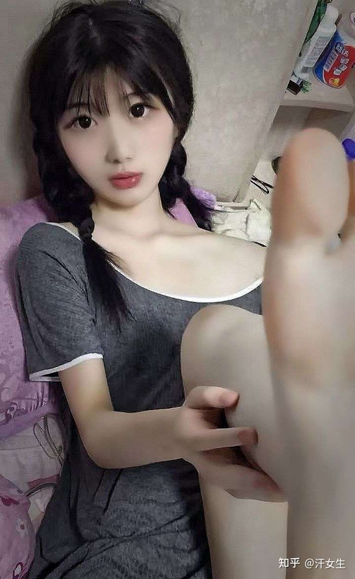 女生的脚是酸味吗?