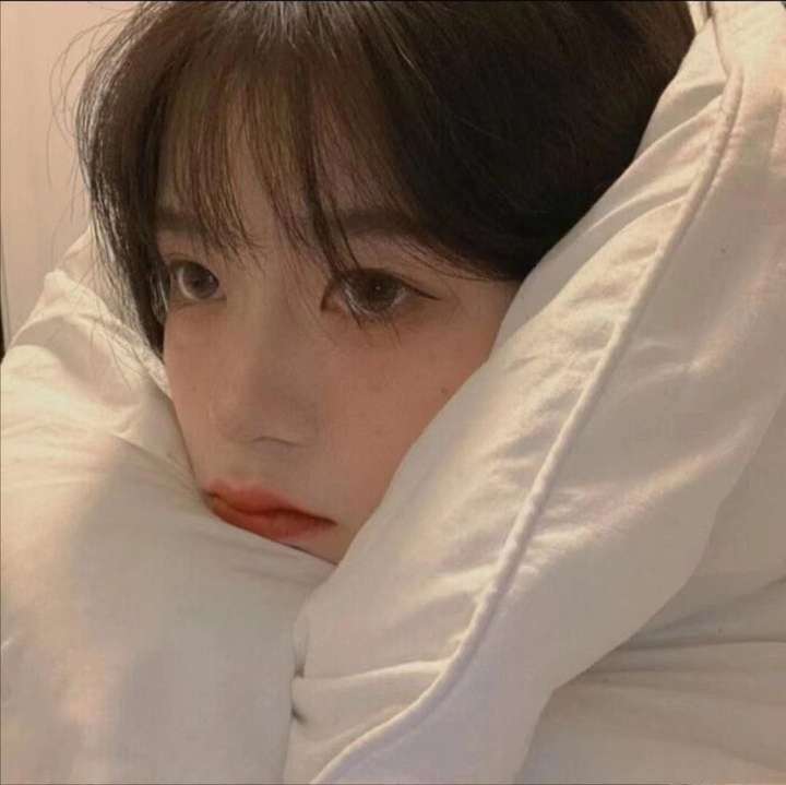 qq头像女生 真人版,头像女生专用 有没有什么漂亮女生真人版的qq头像?