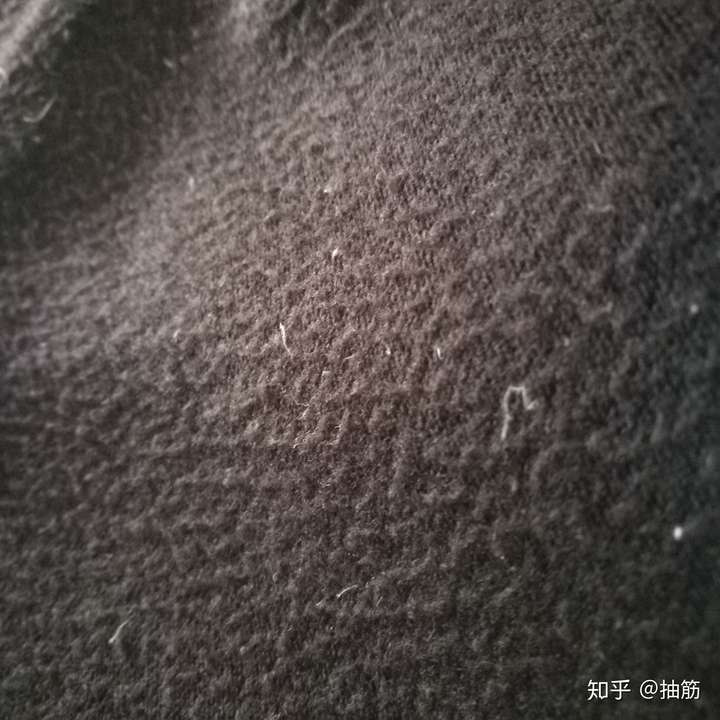 只穿了一次内里薄绒的衣服 干洗店洗拿回来内里起球了