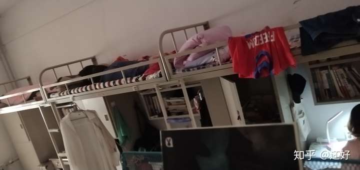 潍坊学院的宿舍条件如何?校区内有哪些生活设施?