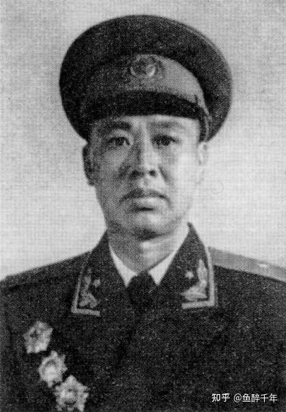 军长萧新槐在1955年被授予中将军衔.