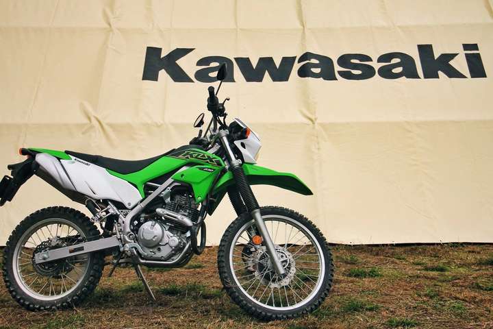 国内唯一可以上牌的进口林道越野车川崎klx230