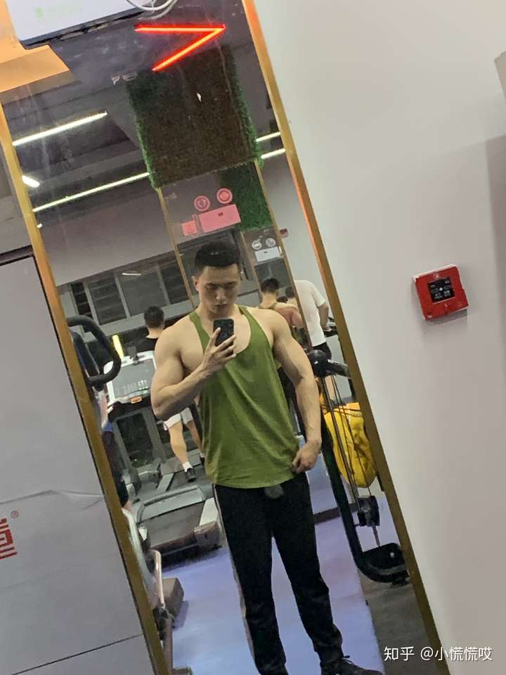有腹肌的男孩子真的很帅吗?